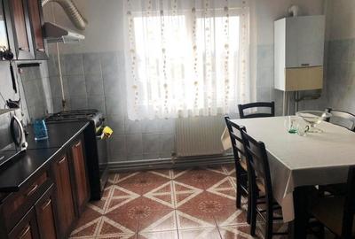 Apartament cu 3 camere decomandat în 1 Decembrie - 2