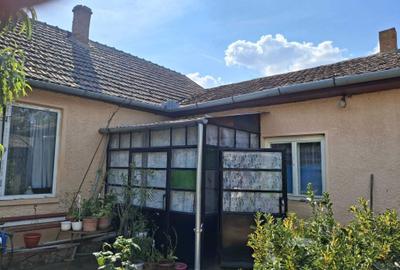 Casă cu 4 camere în Central - 2