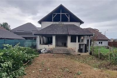 Casa/Spatiu Comercial sau pentru Birouri de Zona Tarnaveni - 2