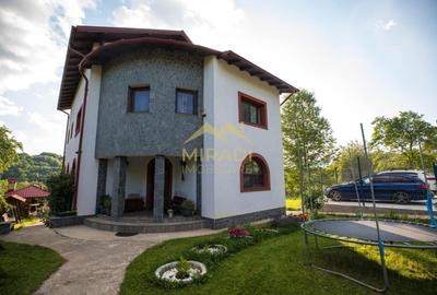 Casă cu 8 camere cu Canalizare în Nord - 1