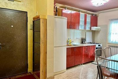 Apartament cu 3 camere semidecomandat în Girocului - 3