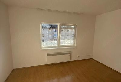 Garsonieră nedecomandată în Central - 1