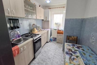 Apartament 3 camere decomandat 2 balcoane pivnita zona Valea Aurie - 4