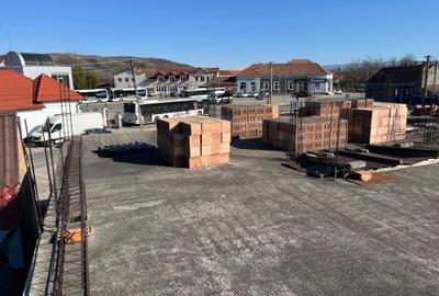 Spațiu comercial, de 445 mp, în Central - 3
