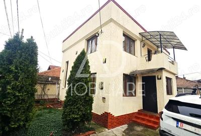 Casă cu 4 camere în Panduraș