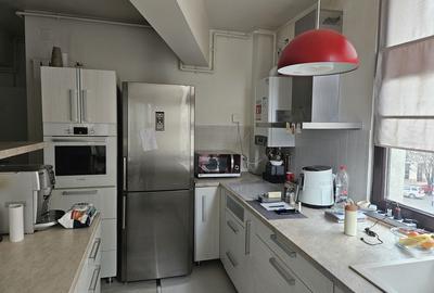 Calea Calarasilor, Vis-a-vis de Universitatea Hyperion - 8