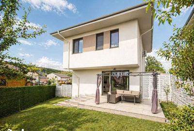 Casă cu 4 camere cu Teren 330 Mp în Podu Roș - 17