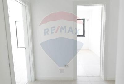 Apartament cu 3 camere decomandat în Vișani - 2