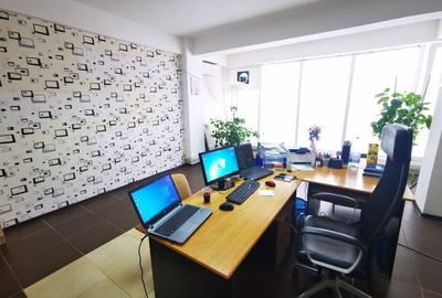 ► Inel 2 Dezrobirii - Spatii Birouri 15m² Utilitati Incluse 300 €/luna - 2