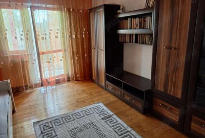 Inchiriez apartament cu 3 camere - 5