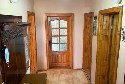 Casă cu 4 camere decomandat în Mălureni - 4