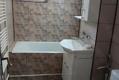 Apartament cu 2 camere semidecomandat în Rovine - 2