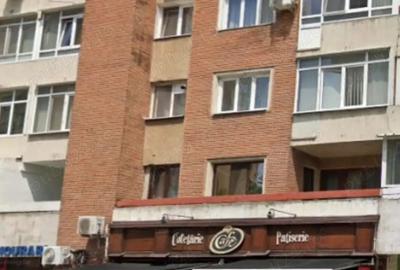 Apartament cu 4 camere decomandat în Central