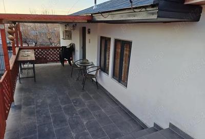 Casă cu Teren 250 Mp în Central - 2
