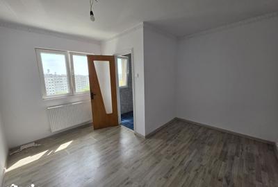 Garsonieră semidecomandată în Titan