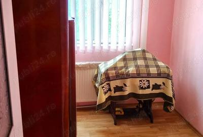 Apartament cu 3 camere semidecomandat în Central - 1