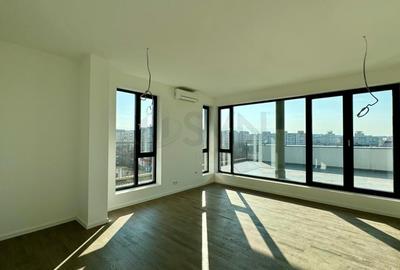 Penthouse cu 3 camere semidecomandat în Unirii