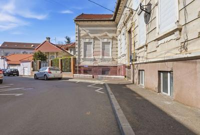 Apartament cu 4 camere semidecomandat, mobilat în Central - 20