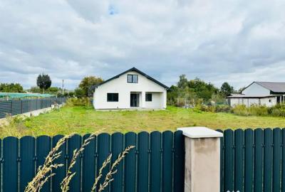 Casă cu 4 camere cu Canalizare în Central - 5