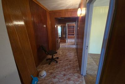 Apartament cu 4 camere decomandat în Tomis I - 8