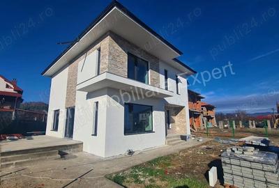 Casă cu 4 camere cu Teren 460 Mp în Central - 8