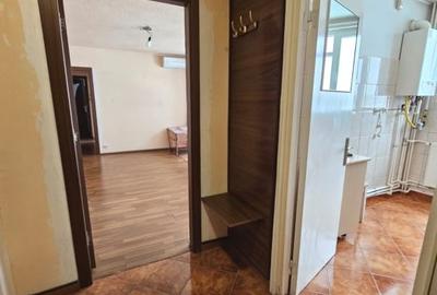Apartament cu 3 camere semidecomandat, mobilat în Berceni - 2