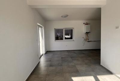 Casă cu 4 camere cu Teren 200 Mp în Curtești - 15