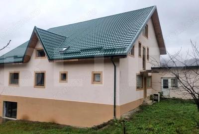 Casa spa?ioasa ideala pentru re?edin?a , casa de vacan?a sau pensiune - 4