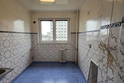 Jean Steriadi, 5 minute metrou 1 Decembrie 1918, bloc reabilitat - 2