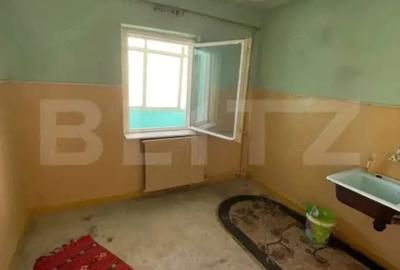 Vand apartament 3 camere, decomandat situat in Tg Jiu, zona Garii str. A. I. Cuza. - 2