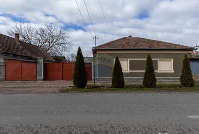 Casă cu 4 camere cu Teren 1440 Mp în Central - 2