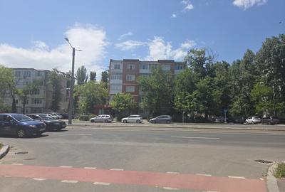 Apartament cu 2 camere decomandat în Micro 40