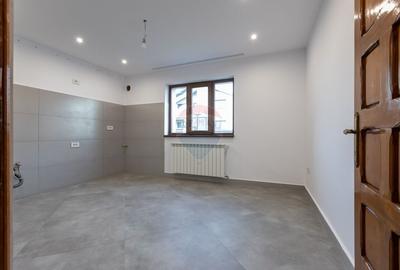 Casă cu 6 camere cu Teren 1710 Mp în Măgura - 13