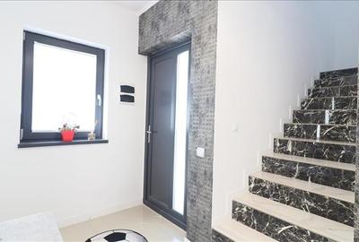 Casa deosebita, zona linistita de case, Visan. - 12