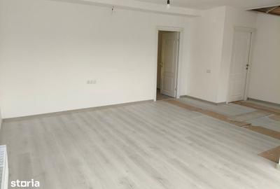 Casă cu 3 camere cu Teren 400 Mp în Tomești - 1