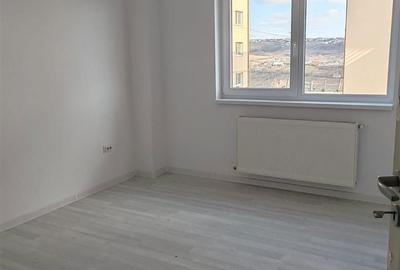 Apartament cu 3 camere semidecomandat în Pădureni - 5