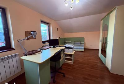 Casă cu 4 camere cu Teren 8800 Mp în Girov - 5