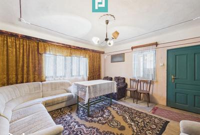 Casă cu 2 camere cu Teren 24270 Mp în Central