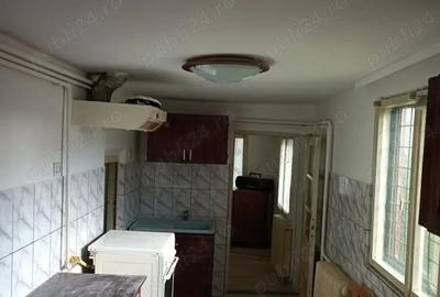 Casă cu 2 camere cu Teren 2598 Mp în Fieni - 1