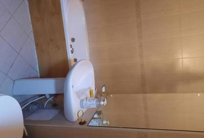 Apartament cu 3 camere decomandat în Central - 3