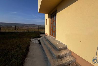Oportunitate! Casa cu etaj, semifinisata, 142 mp. + 900 mp. curte - 5