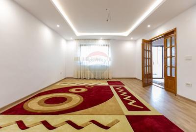 Casă cu 6 camere cu Teren 1710 Mp în Măgura - 3