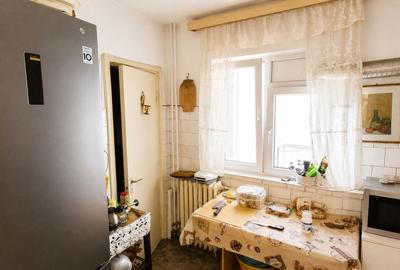 Apartament cu 3 camere decomandat în Titulescu - 7