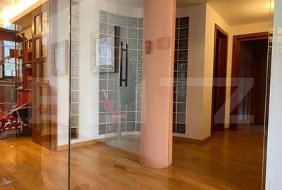 Apartament cu 3 camere ?i 3 bai in vila, zona Schei - 3