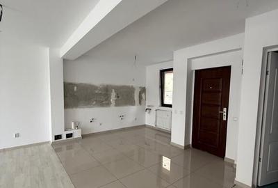 Triplex bine compartimentat, 5 camere si loc de parcare Triplex bine compartimentat, 5 camere si loc de parcare - 2