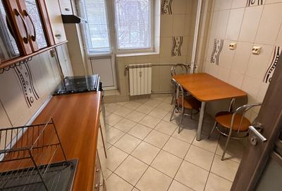 Apartament cu 3 camere decomandat, mobilat în P-ța Muncii - 14