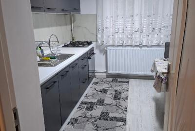 Vând Apartament 3 camere - 3