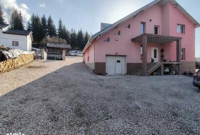 Casă cu 5 camere cu Teren 3125 Mp în Central - 3