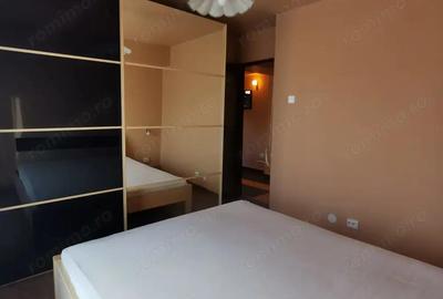 Inchiriez apartament 3 camere Micro 4 - 11