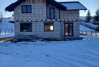 Casă individuală cu 5 camere cu Canalizare în Panaci - 1